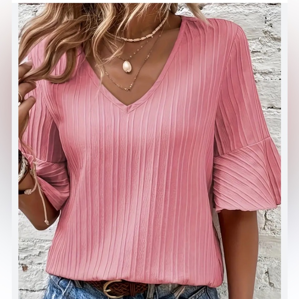 Pink crinkle women’s blouse. From local boutique size extra large. NWT